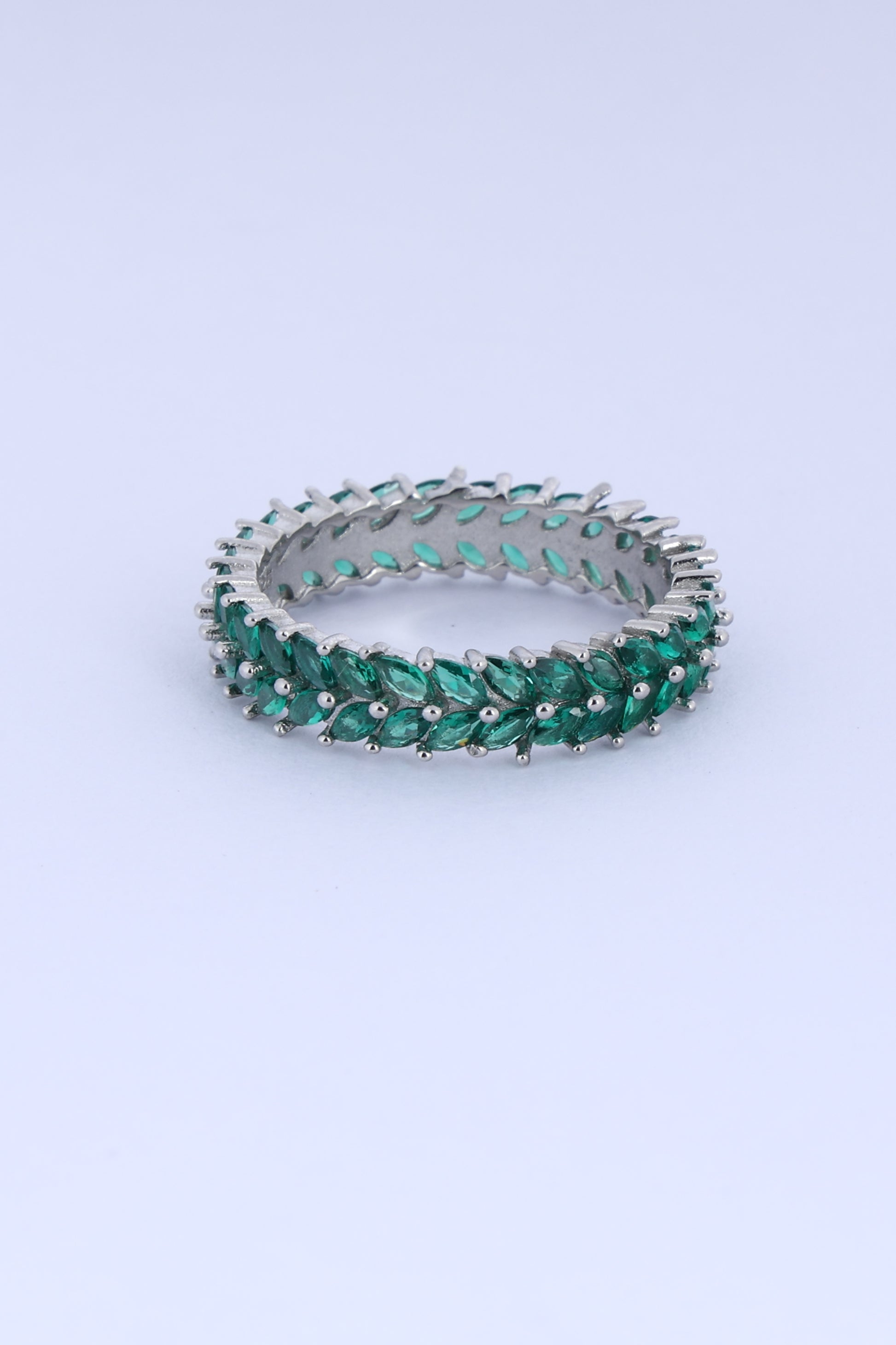 Ladies colour band with Green colour Emerlad Stone