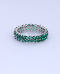 Ladies colour band with Green colour Emerlad Stone