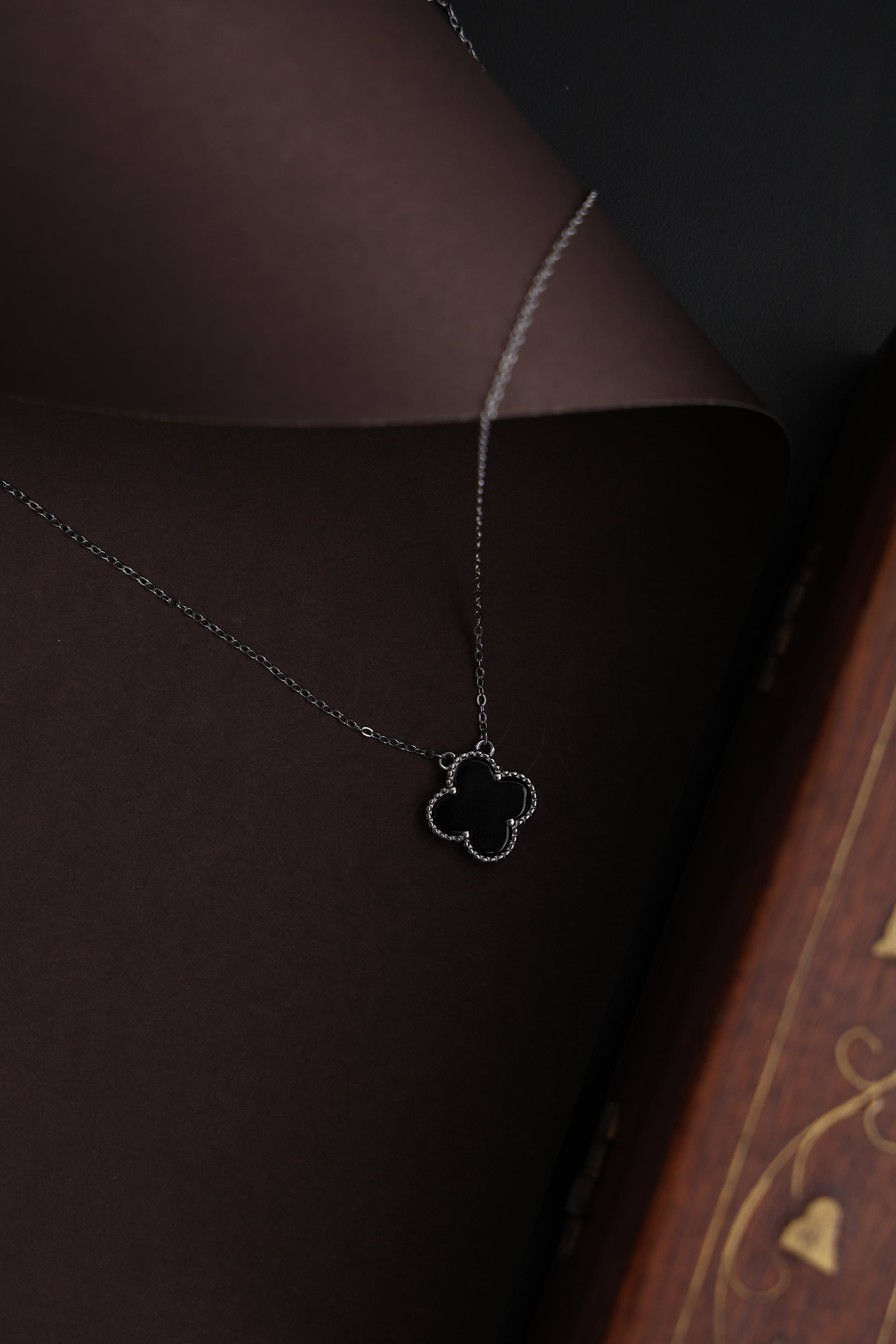 SK Pendant Chain with Black colour Onyx Stone