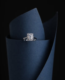 Semi cocktail Ring with White colour Diamond Stone